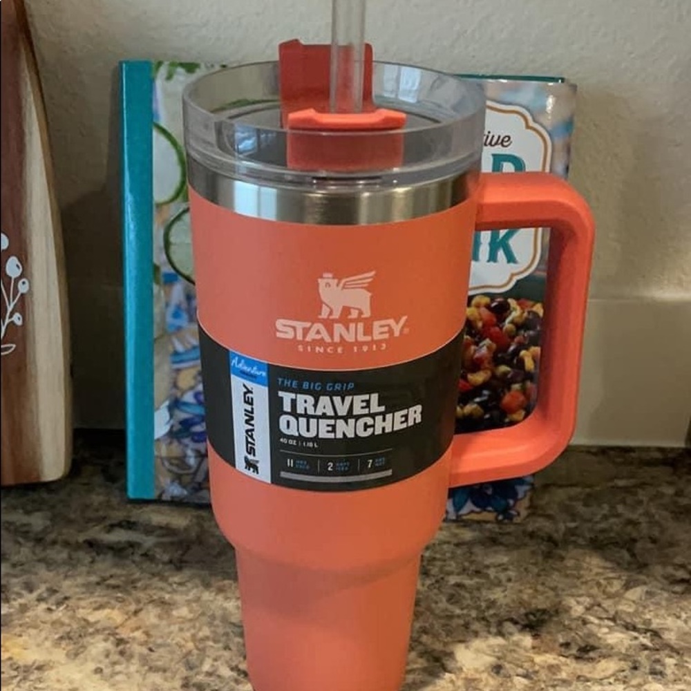 NWT Stanley 40oz Tumbler Grapefuit